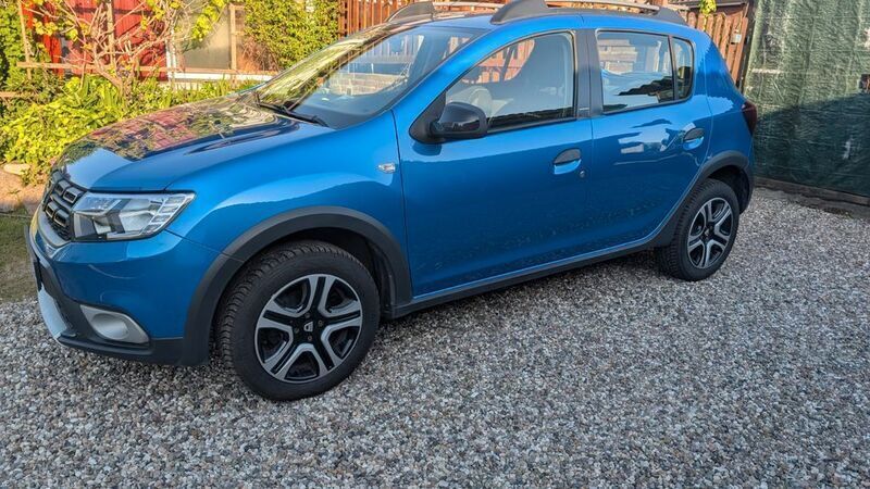Blau Gebraucht 2018 Dacia Sandero Celebration Kleinwagen | 12.500 € (Etwas zu teuer) - Bild 1/4