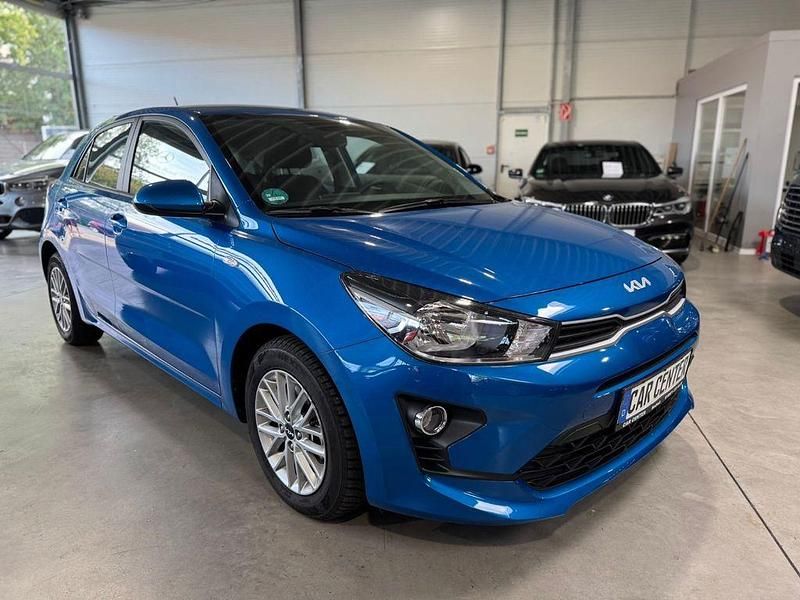 Blau Gebraucht 2023 Kia Rio Edition 7 Limousine | 16.900 € (Fairer Preis) - Bild 1/4