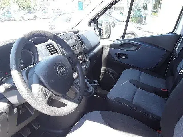 Gebraucht Opel Vivaro 120 PS (88 kW) 2019 Silber Van / Kleinbus