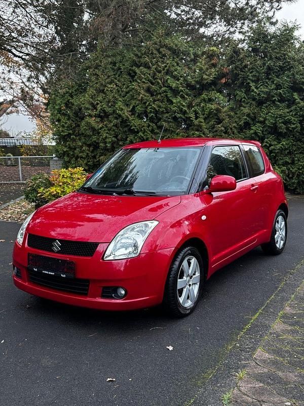 Rot Gebraucht 2008 Suzuki Swift Limousine | 2.800 € (Fairer Preis) - Bild 1/4