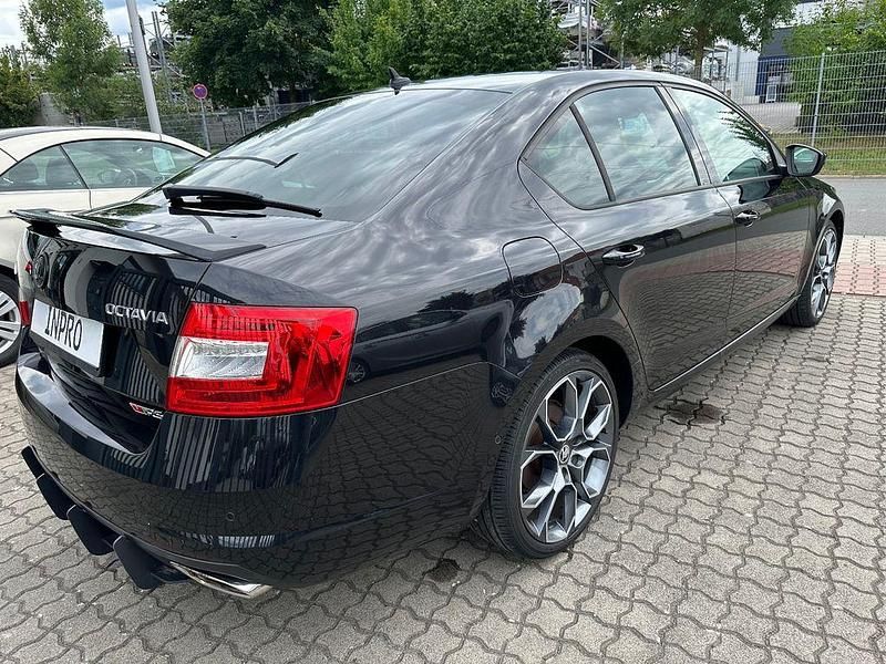 Schwarz Gebraucht 2015 Skoda Octavia RS Limousine | 11.870 € (Fairer Preis) - Bild 1/4