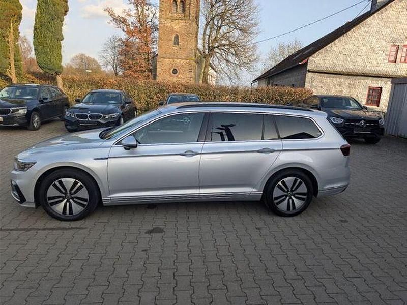 Gebraucht VW Passat GTE 156 PS (114 kW) 2021 Silber Kombi