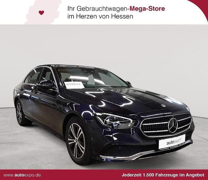 Nautikblau metallic Gebraucht 2022 Mercedes E220 Avantgarde Limousine | 38.090 € (Fairer Preis) - Bild 1/4