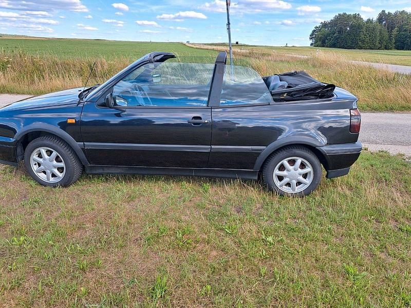 Schwarz Gebraucht 1994 VW Golf Cabriolet Cabrio | 2.990 € - Bild 1/4