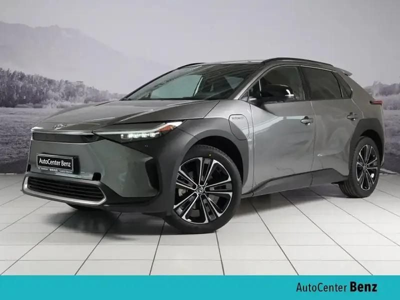 Silber Gebraucht 2023 Toyota bZ4X Comfort SUV | 39.990 € - Bild 1/4