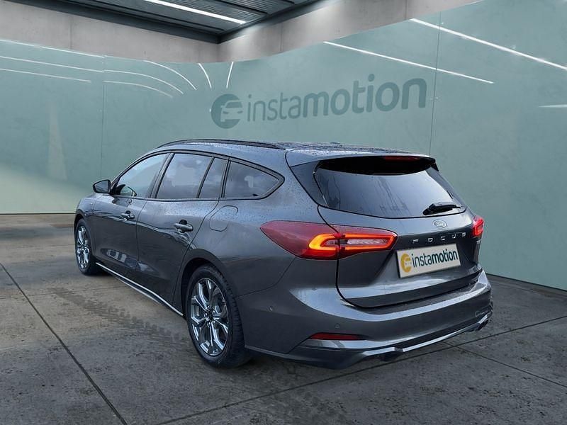 Grau Gebraucht 2023 Ford Focus ST-Line Kombi | 23.499 € (Fairer Preis) - Bild 1/1