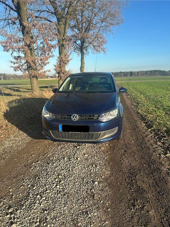 Blau Gebraucht 2010 VW Polo Comfortline Limousine | 6.500 € (Fairer Preis) - Bild 1/4