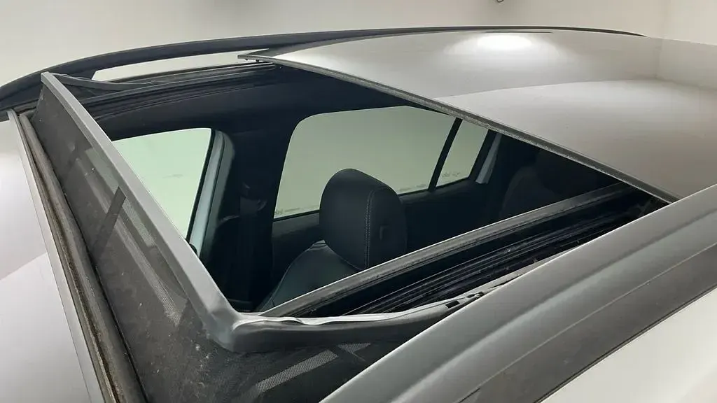 Gebraucht Mercedes GLB200 Progressive 163 PS (119 kW) 2021 Silber SUV