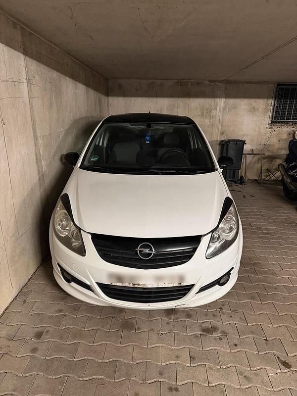 Weiß Gebraucht 2009 Opel Corsa S Kleinwagen | 1.500 € (Guter Preis) - Bild 1/4