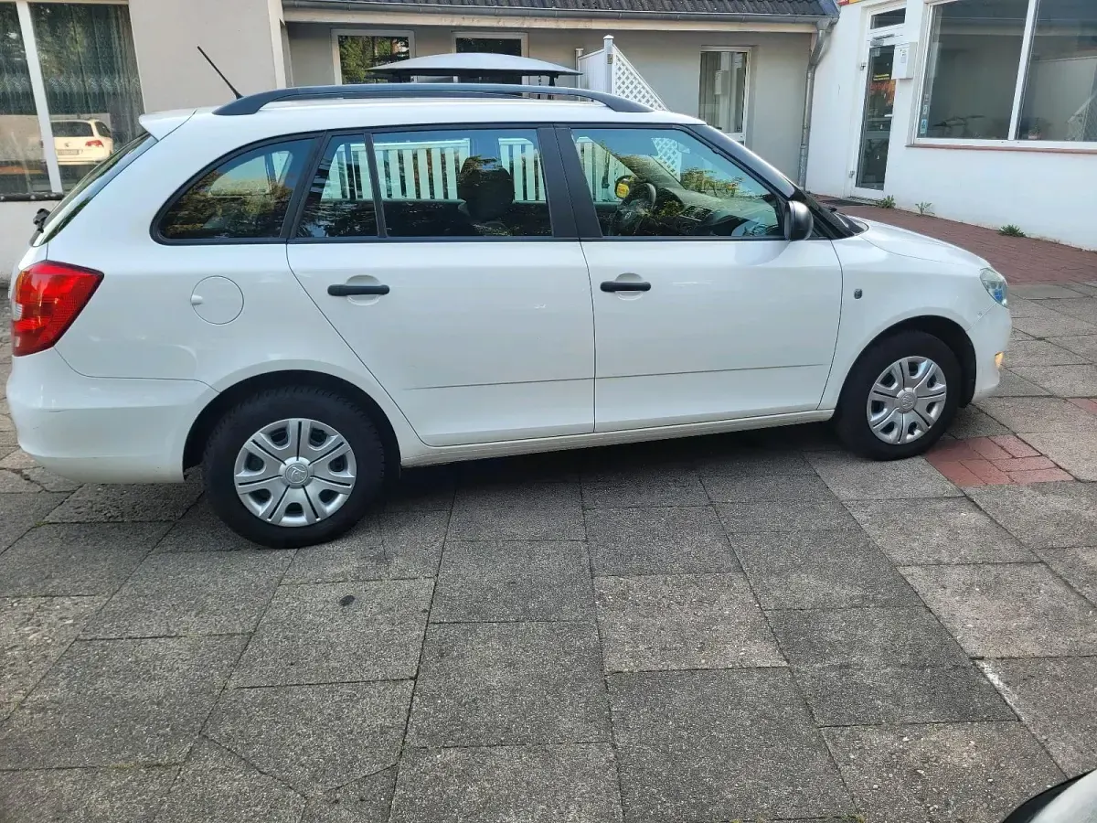 Gebraucht Skoda Fabia 70 PS (51 kW) 2014 Weiß Kombi