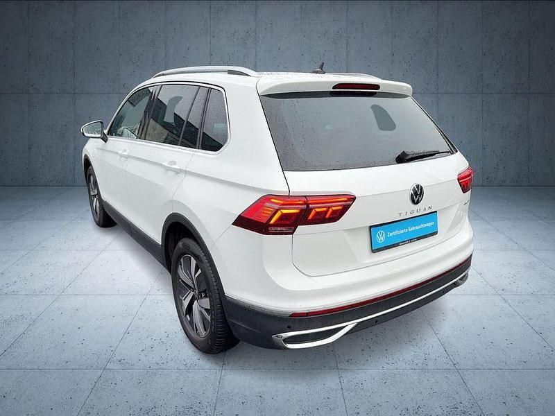 Gebraucht VW Tiguan Elegance 245 PS (180 kW) 2022 Pure white SUV