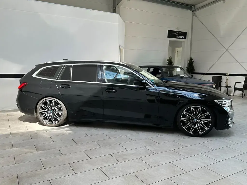 Gebraucht BMW 330 Advantage 258 PS (189 kW) 2021 Schwarz Kombi