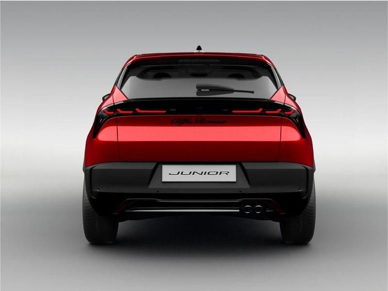Neu Alfa Romeo Junior Edizione Speciale 145 PS (106 kW) 2025 Andere farbe SUV