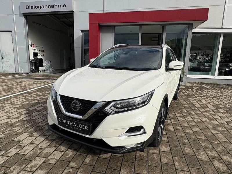 Pearl white (metallic) Gebraucht 2020 Nissan Qashqai Tekna SUV | 20.977 € (Fairer Preis) - Bild 1/4