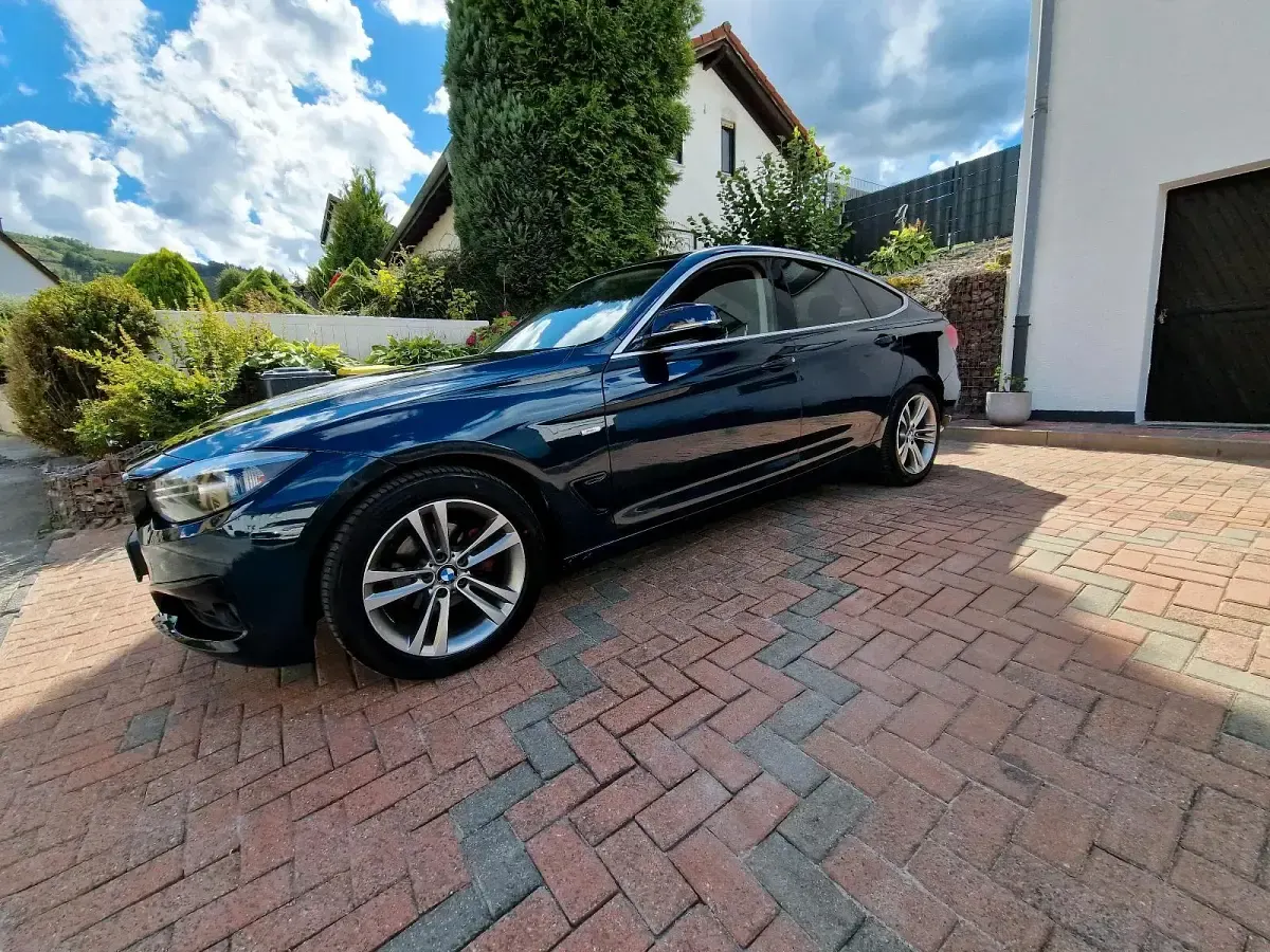 Gebraucht BMW 318 Gran Turismo 143 PS (105 kW) 2014 Blau Limousine