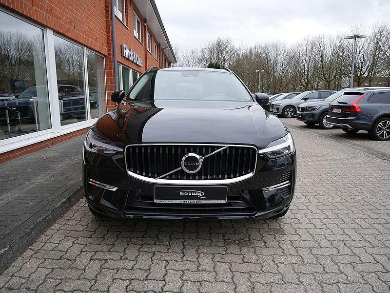 Gebraucht Volvo XC60 Core 197 PS (144 kW) 2023 Onyx schwarz SUV