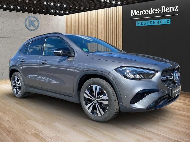 Gebraucht Mercedes GLA180 Progressive 116 PS (85 kW) 2025 Metalliclack mountaingrau SUV
