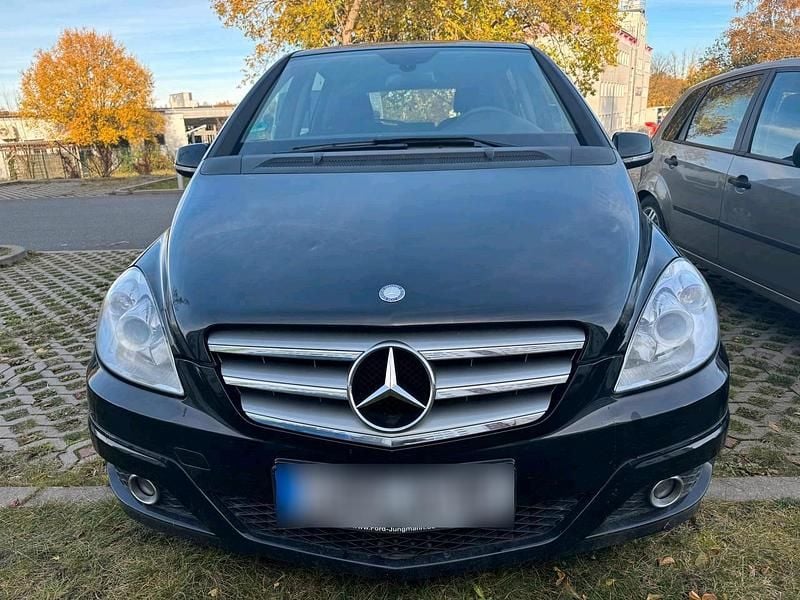 Gebraucht Mercedes B160 116 PS (85 kW) 2011 Schwarz Van / Kleinbus