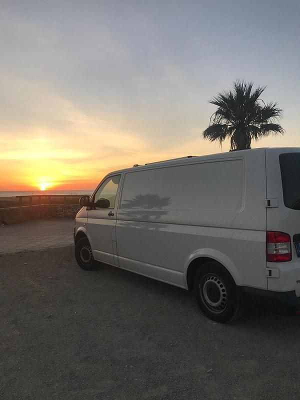Weiß Gebraucht 2013 VW T5 Van | 9.000 € - Bild 1/4