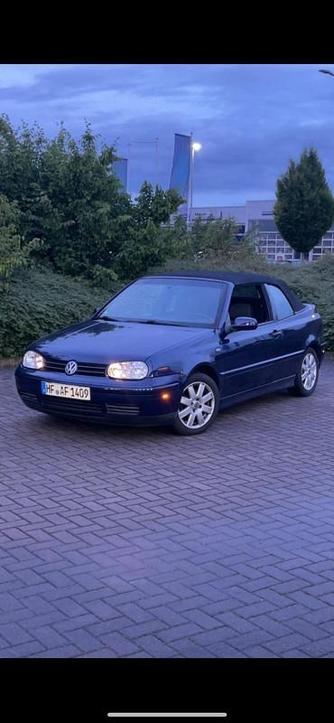 Blau Gebraucht 2002 VW Golf Cabriolet Cabrio | 2.200 € (Guter Preis) - Bild 1/4