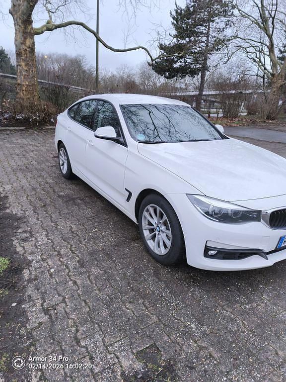 Gebraucht BMW 320 Advantage 184 PS (135 kW) 2018 Weiß Limousine