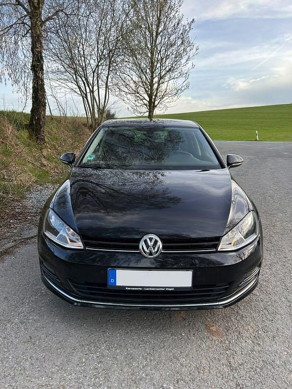 Gebraucht VW Golf VII LOUNGE 110 PS (80 kW) 2015 Schwarz Limousine