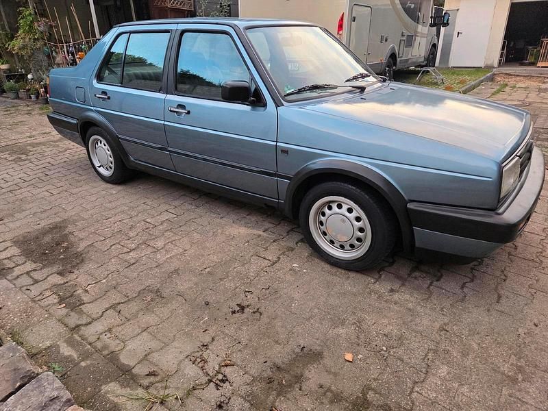 Blau Gebraucht 1991 VW Jetta Limousine | 3.500 € - Bild 1/4