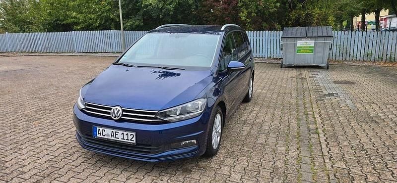 Gebraucht 2019 VW Touran Comfortline Van / Kleinbus | 14.300 € (Fairer Preis) - Bild 1/4