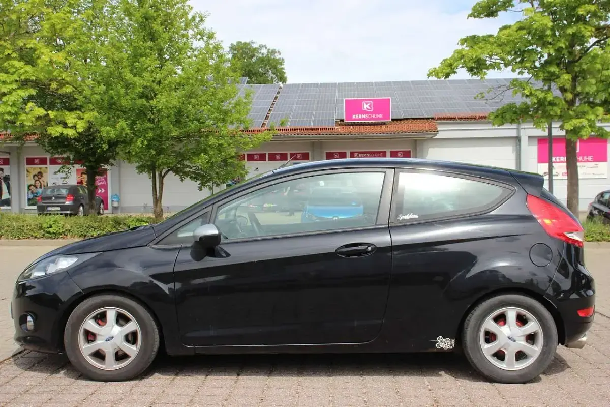 Gebraucht Ford Fiesta 82 PS (60 kW) 2011 Schwarz Limousine