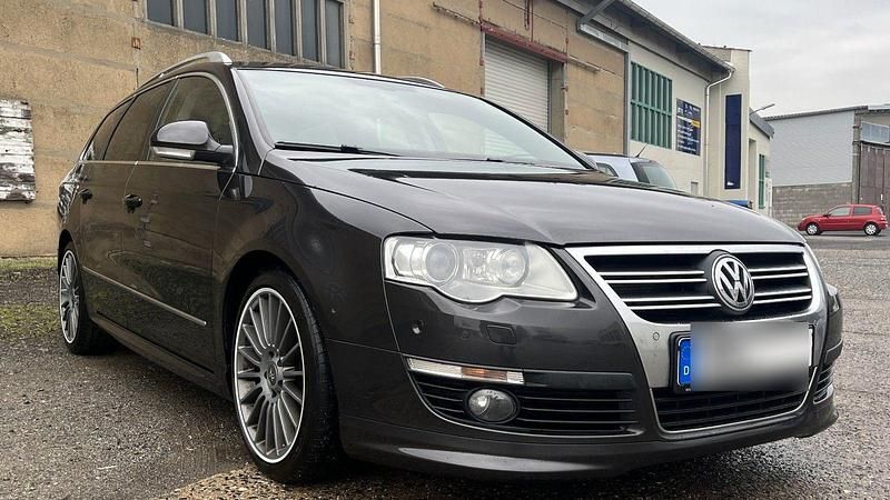 Braun Gebraucht 2009 VW Passat R-line Kombi | 7.890 € (Teuer) - Bild 1/4