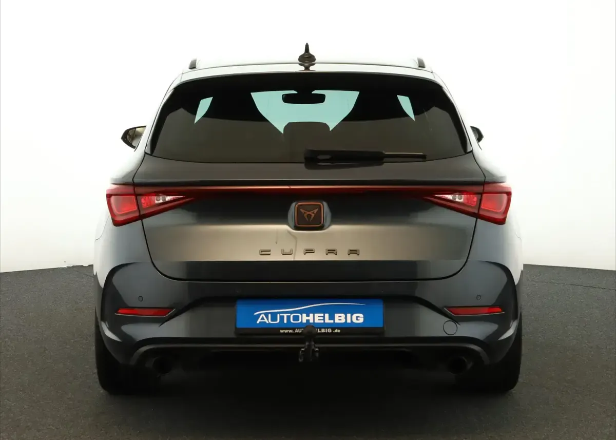 Gebraucht Cupra Leon VZ 245 PS (180 kW) 2024 Magnetic tech grey metallic