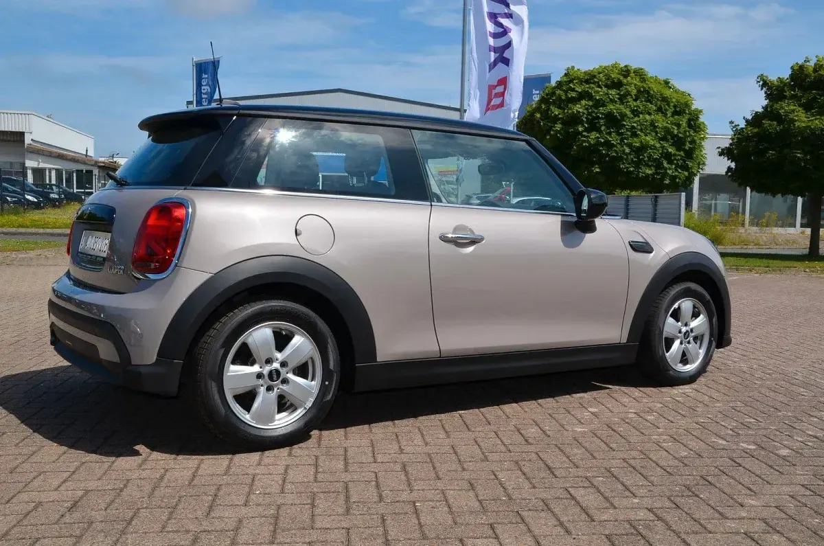 Gebraucht Mini Cooper 136 PS (100 kW) 2023 Grau Kleinwagen