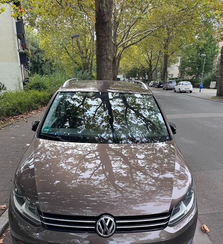 Braun Gebraucht 2012 VW Golf VII Kombi | 9.500 € - Bild 1/4