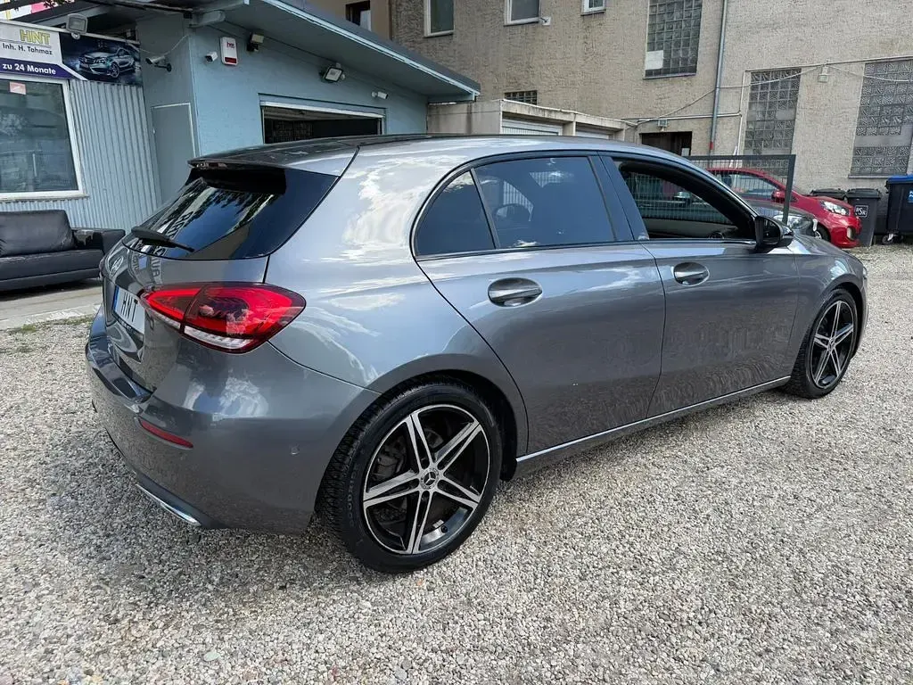 Gebraucht Mercedes A180 AMG line 116 PS (85 kW) 2019 Grau Limousine