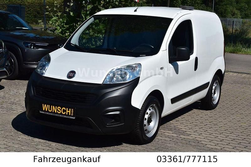 Weiß Gebraucht 2018 Fiat Fiorino Basis Van / Kleinbus | 6.990 € (Teuer) - Bild 1/4
