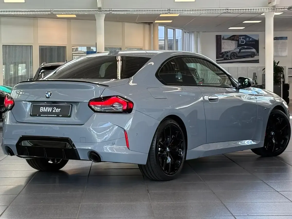 Neu BMW 220 Performance 184 PS (135 kW) 2026 Grau Coupé