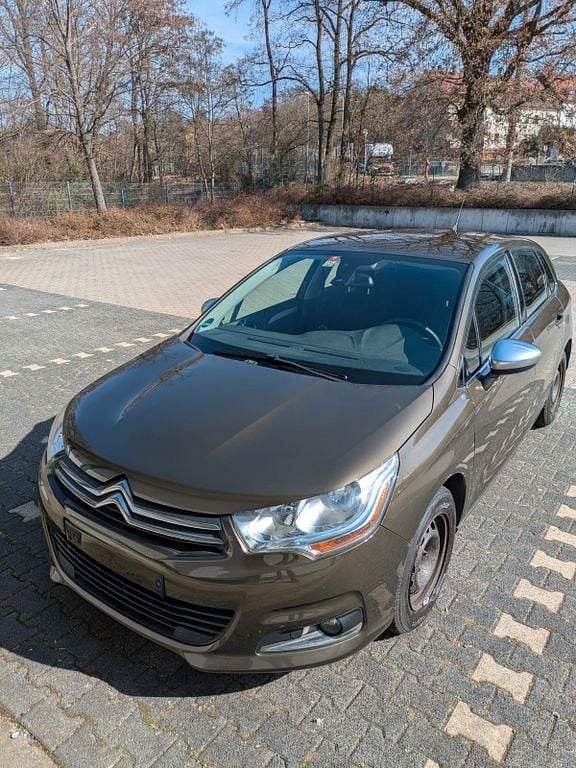 Gebraucht Citroën C4 SELECTION 120 PS (88 kW) 2014 Braun Limousine