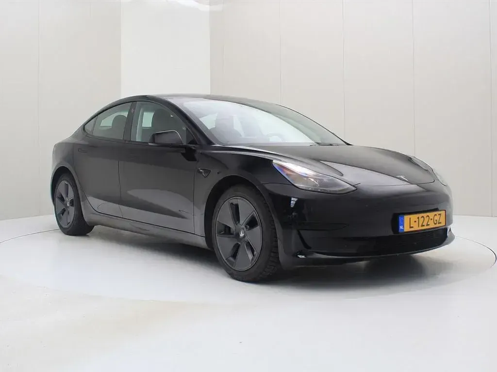 Gebraucht Tesla Model 3 Standard Range 225 kW (306 PS) 2021 Schwarz Limousine