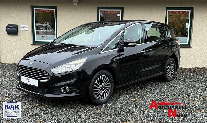 Schwarz Gebraucht 2019 Ford S-MAX Titanium Van / Kleinbus | 14.985 € (Superpreis) - Bild 1/4