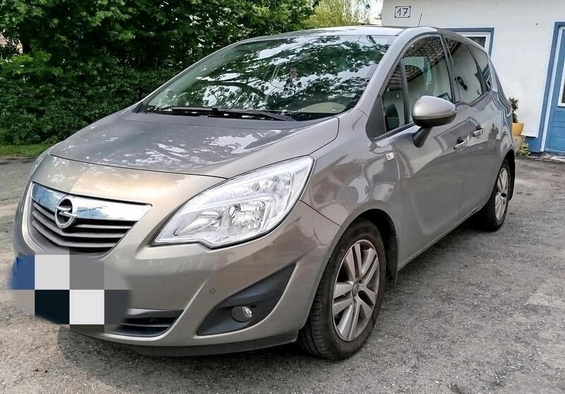 Grau Gebraucht 2011 Opel Meriva S Van / Kleinbus | 2.900 € (Guter Preis) - Bild 1/4