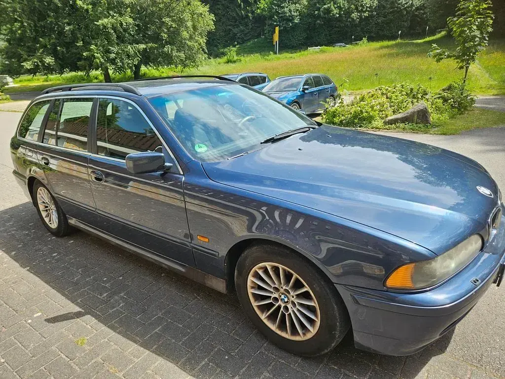 Gebraucht BMW 530 Exclusive 193 PS (141 kW) 2001 Blau Kombi