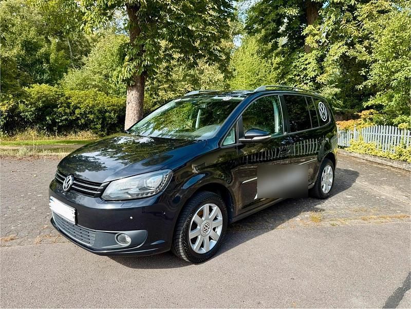 Schwarz Gebraucht 2011 VW Touran Highline Van / Kleinbus | 7.300 € (Guter Preis) - Bild 1/4