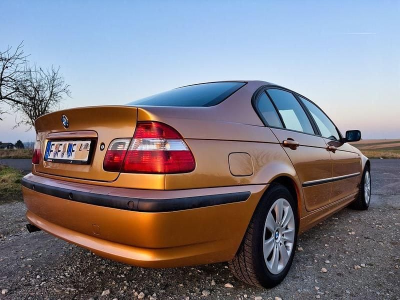Gebraucht BMW 318 143 PS (105 kW) 2002 Gold Limousine