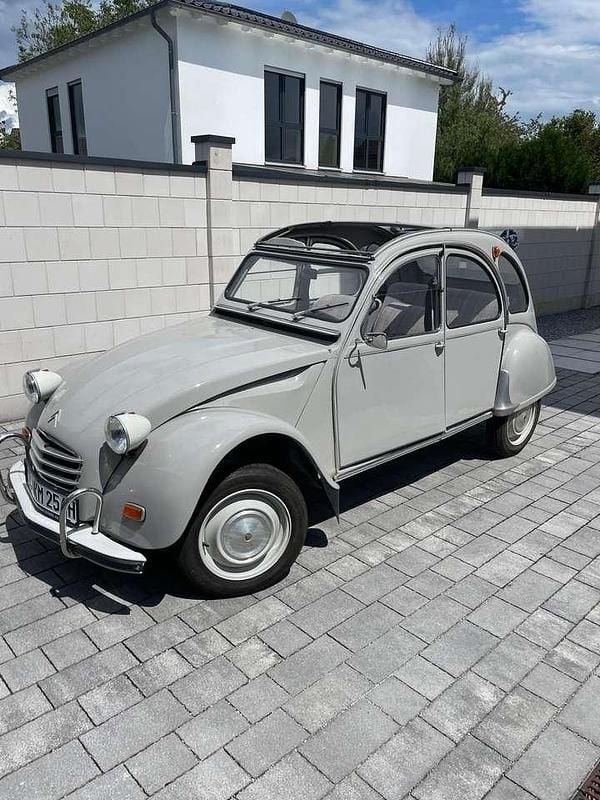Grau Gebraucht 1969 Citroën 2CV | 12.000 € - Bild 1/4