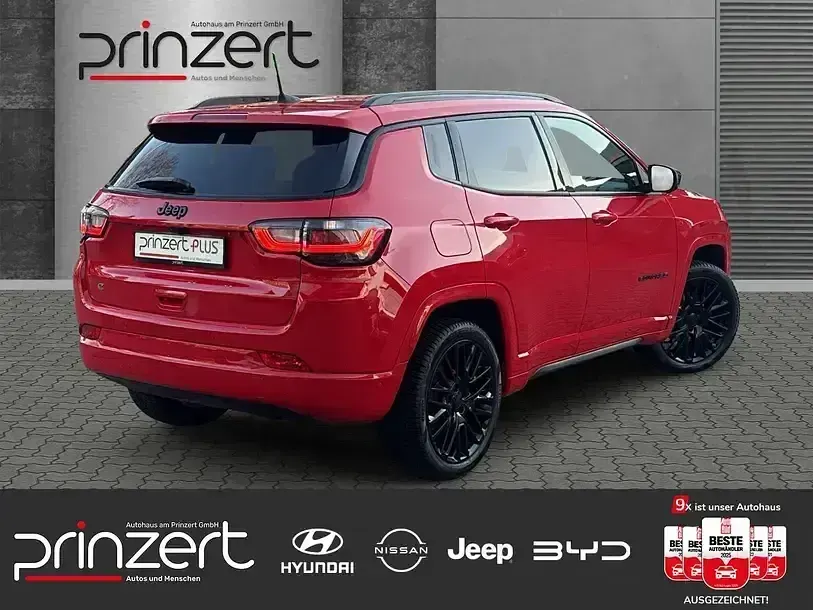 Usado Jeep Compass Altitude 131 HP (96 kW) 2023 Vermelho SUV