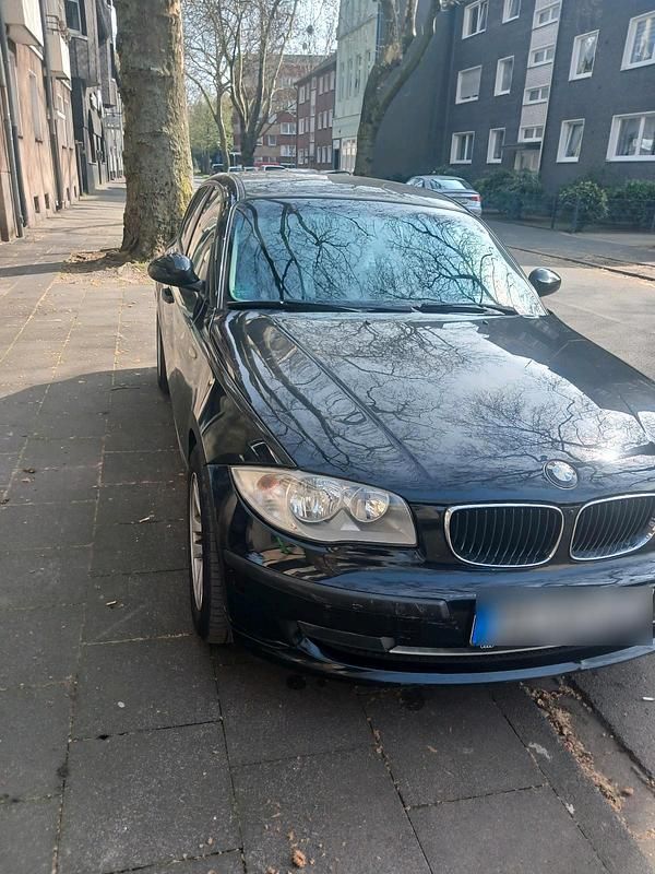 Gebraucht BMW 118 122 PS (89 kW) 2005 Schwarz Kleinwagen