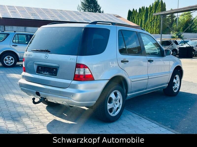 Gebraucht Mercedes ML270 163 PS (119 kW) 2004 Silber SUV