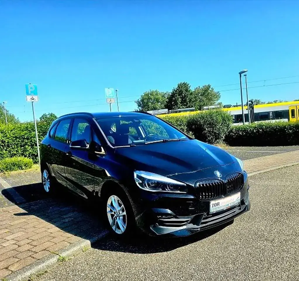 Używany BMW 218 Advantage 150 KM (110 kW) 2020 Czarny Minivan