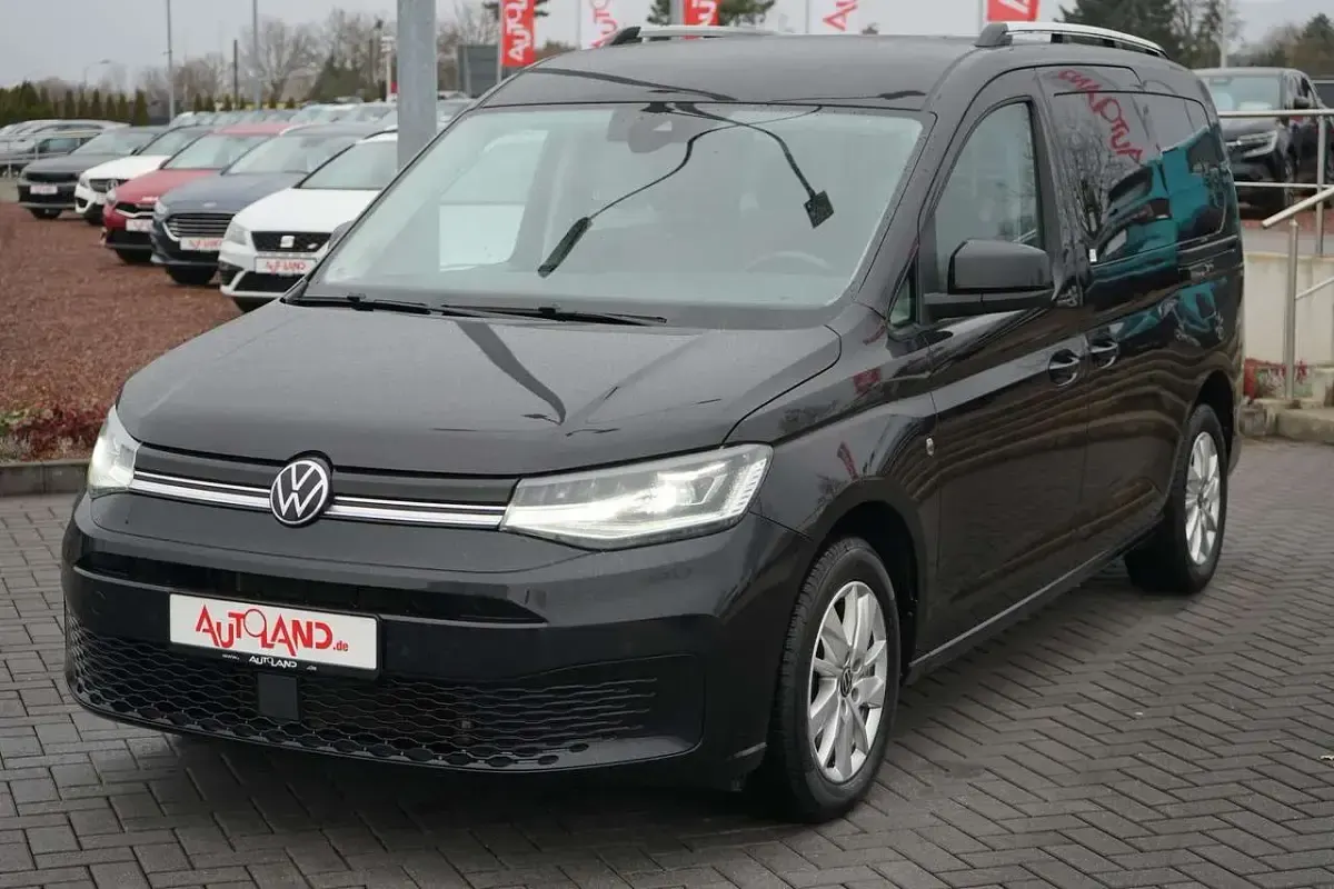 Second-hand VW Caddy Maxi Life 122 CP (89 kW) 2021 Negru Monovolum