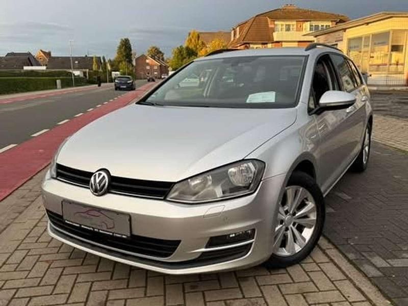 Reflexsilber metallic Gebraucht 2014 VW Golf VII Comfortline Kombi | 8.390 € (Guter Preis) - Bild 1/4